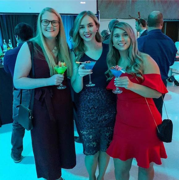 Meet your Posher, Nicole - Picture 1 of 1